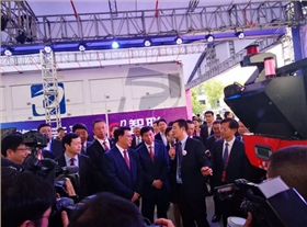 各領導親臨杭叉集團展示區