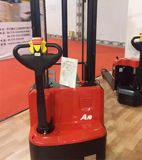 1杭叉參展義烏國際裝備博覽會