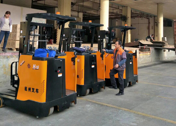 杭州叉車 | 倉儲規劃時先選叉車還是貨架？