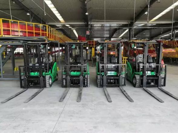 杭州叉車交付鋰電池叉車&mdash;&mdash;順豐集團（煙臺站）2