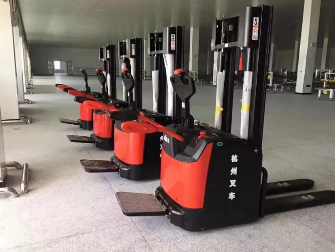 很多客戶都在看!爆紅國內外的5款杭州叉車,這里能買到 很多客戶都在看!爆紅國內外的5款杭州叉車,這里能買到