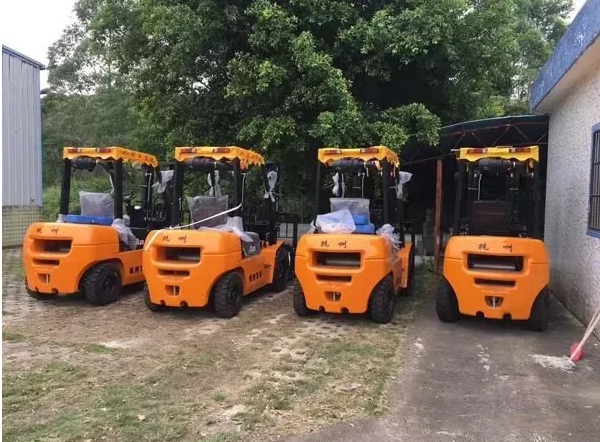 【叉車操作小知識】內燃叉車要怎么換擋? 【叉車操作小知識】內燃叉車要怎么換擋?