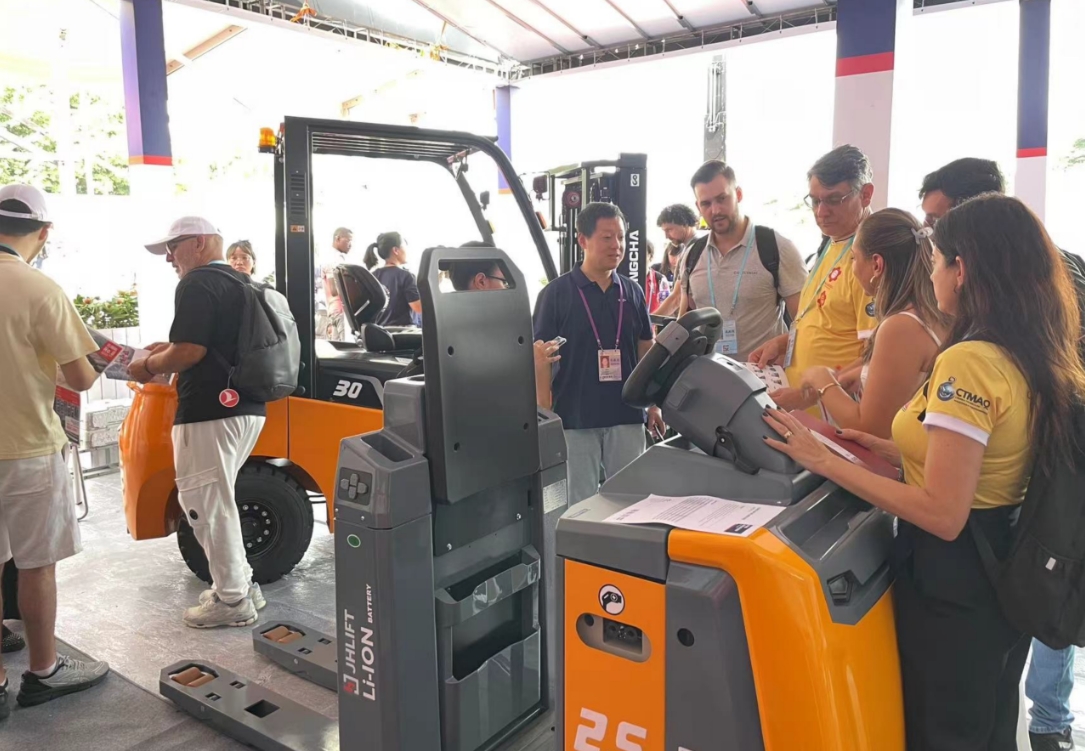 第136屆廣交會(huì)-創(chuàng)新驅(qū)動(dòng)，杭叉引領(lǐng)物料搬運(yùn)新未來(lái)